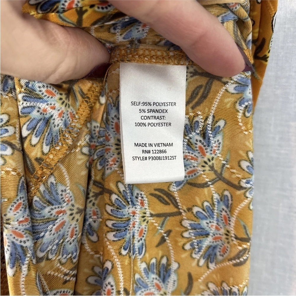 Chenault Floral Sleeveless Blouse With Tie Neckline Petite Small - Picture 7 of 8